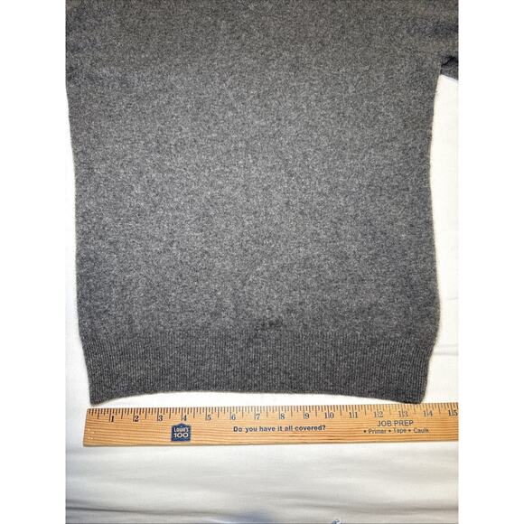 Tahari Gray 100% 2-Ply Cashmere V Neck Knit Sweater Womens Size Medium EUC - Picture 9 of 15